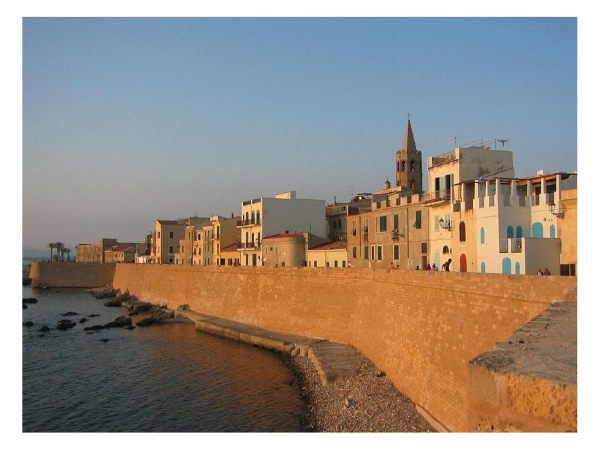 Appartamento In Centro Fronte Spiaggia Del Lido Con Terrazza Vista Mare E Wi-Fi Alguer Exterior foto